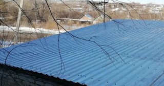 Демонтаж поликарбоната с крыши в Рославле - услуги по доступной цене от 615 рублей